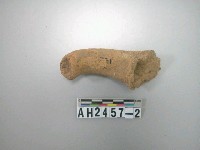 藏品(紅色夾砂陶把殘件)的圖片